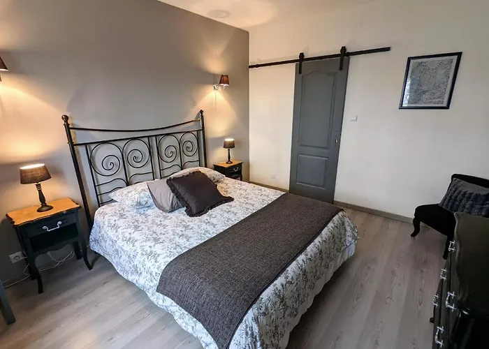 La Maison De Boyeux Nocleg ze śniadaniem 3*